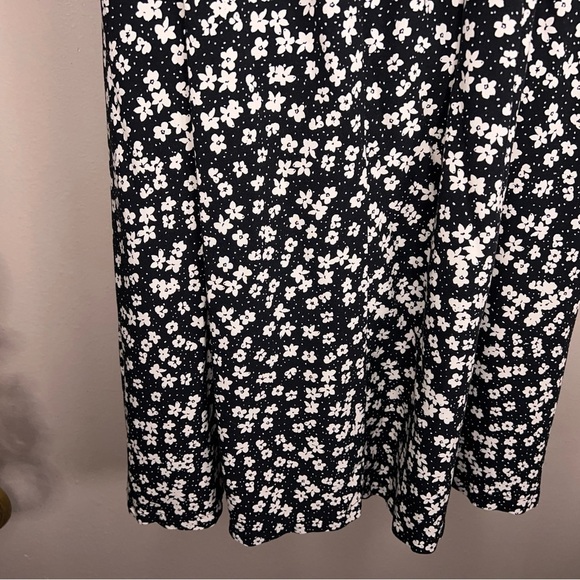 Small H&M Black White Floral Print Peasant Dress Smocked Waist Accent - Picture 10 of 13